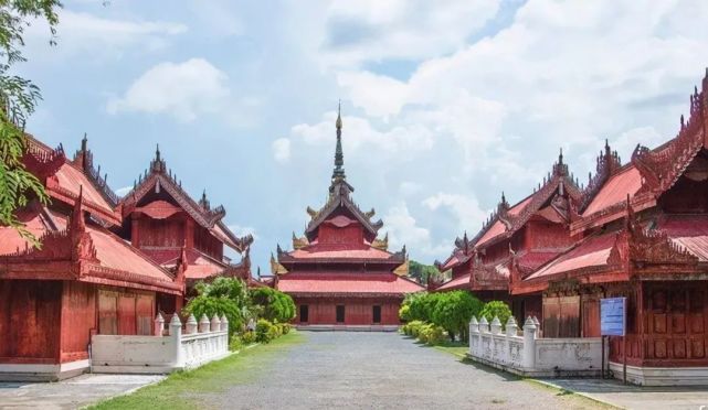 缅甸曼德勒皇宫美景介绍(一月份适合旅游的景点推荐国外篇)