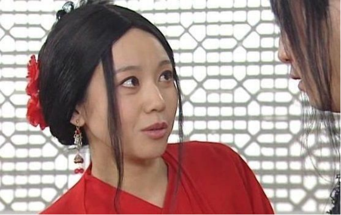 演员闫妮离婚17年与前婆婆情同母女与前夫处成朋友