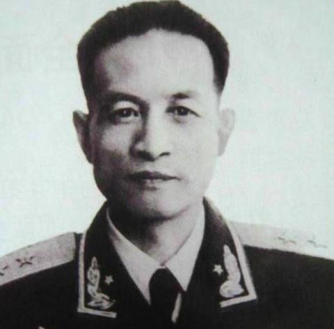 开国中将王铮1915年,崔日发出生于河北魏县一个贫困之家.