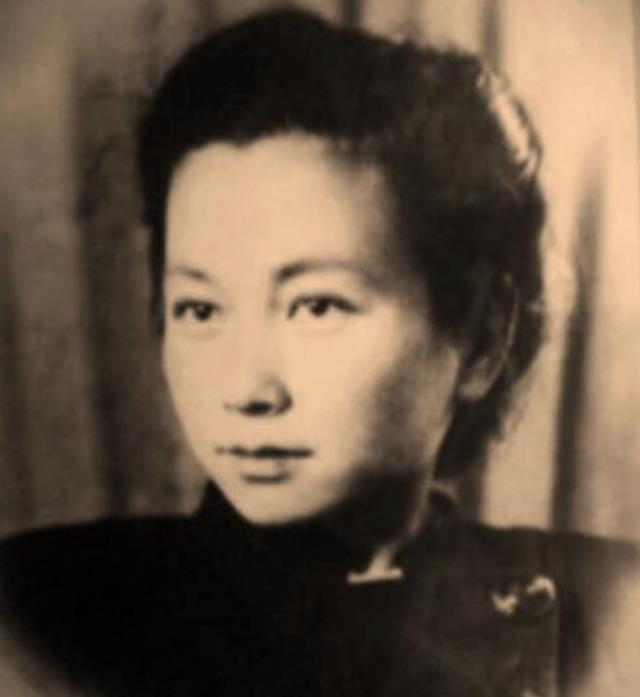 她是陕西米脂人,早年受过高小教育,这在革命党人当中还是比较少见的