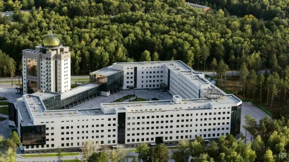 新西伯利亚国立大学(滑动查看)13所大学新西伯利亚国立篌学新