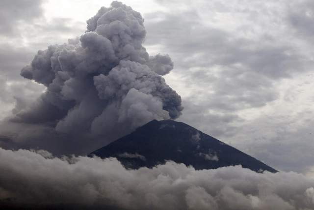 汤加火山猛烈喷发,会导致什么后果?揭秘火山的影响