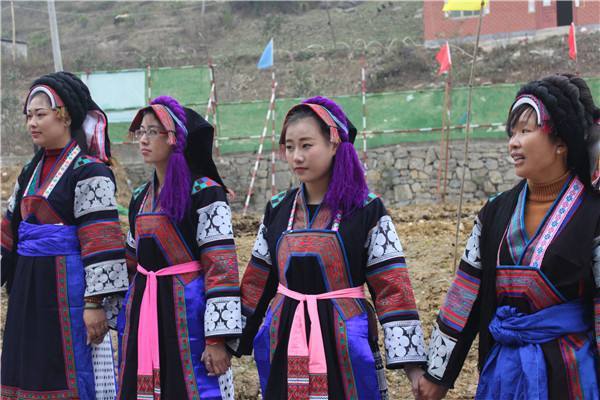 网友:布依族的民族服饰为什么不能水洗?这个答案堪称完美