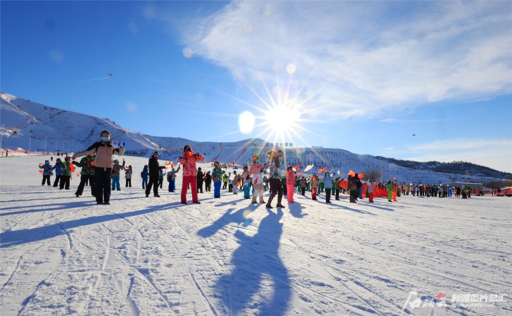 首届阿勒泰滑雪节暨十六届人类滑雪起源地纪念日开幕