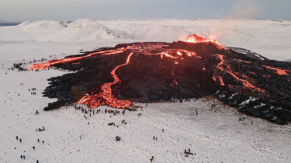 汤加火山的爆发