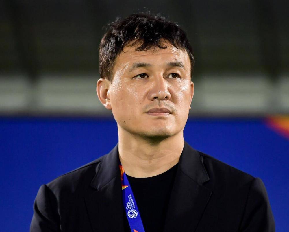 董路有点看不上郝伟怒怼泰山球迷别觉得双冠王也是别人的喜事