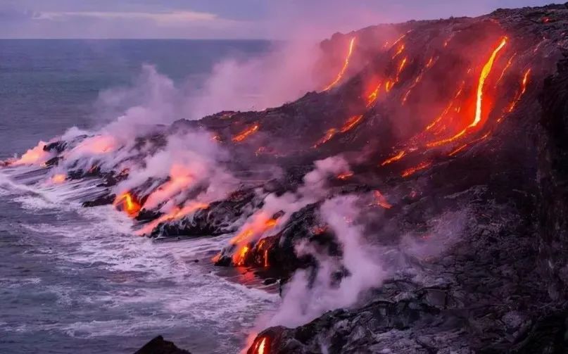 千年一遇的火山喷发汤加全国失联多国发布海啸预警