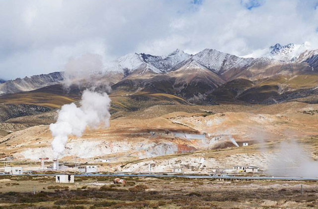 内蒙古的特大型地热田,能建设大型发电厂吗?地热是怎么形成的?