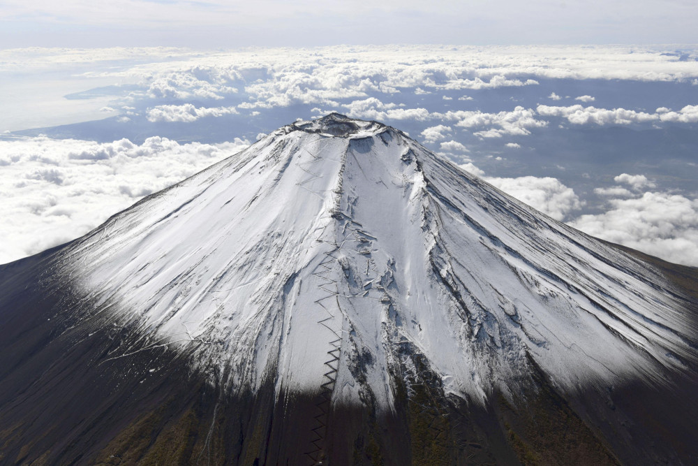 汤加火山彻底苏醒后富士山内部传出异动日本超级天灾倒计时