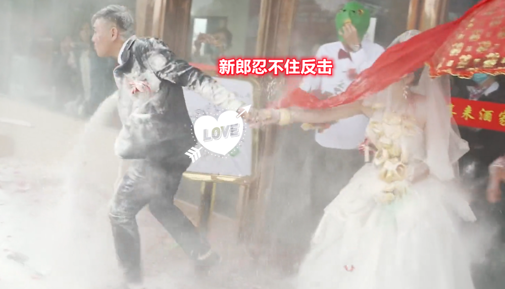 而且,他们是在酒店办婚礼,一般来说,是禁止婚闹的.