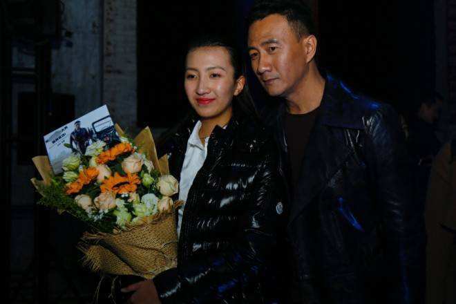 老戏骨胡军娶小师妹23年无惧绯闻这辈子只会爱两个女人