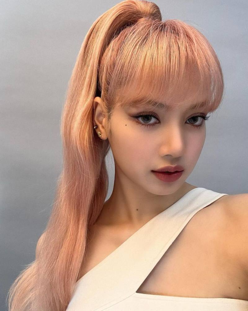 lisa更新ins照片