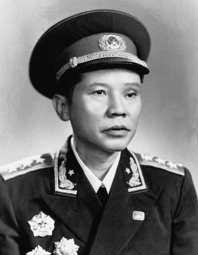 开国上将朱良才队伍打散后孤身乞讨36天后被一只兔子所救