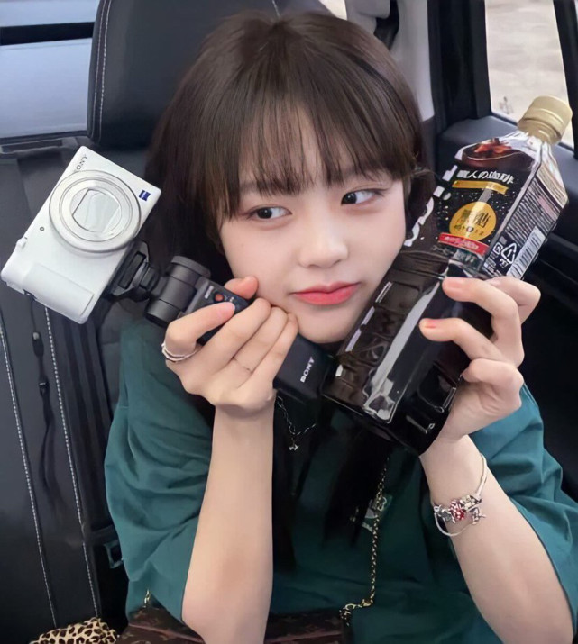 甜酷甜酷的女生头像
