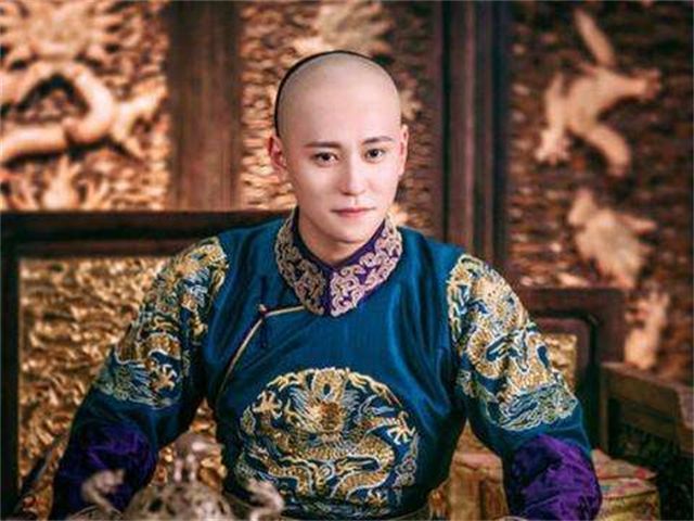 直到雍正八年,看坟看了数年之久的胤禑才被雍正召回,并封了个"愉郡王"
