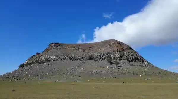 ▼▼放大阿什火山卫星图位于昆仑山南麓的阿什库勒火山群是爆发时间离