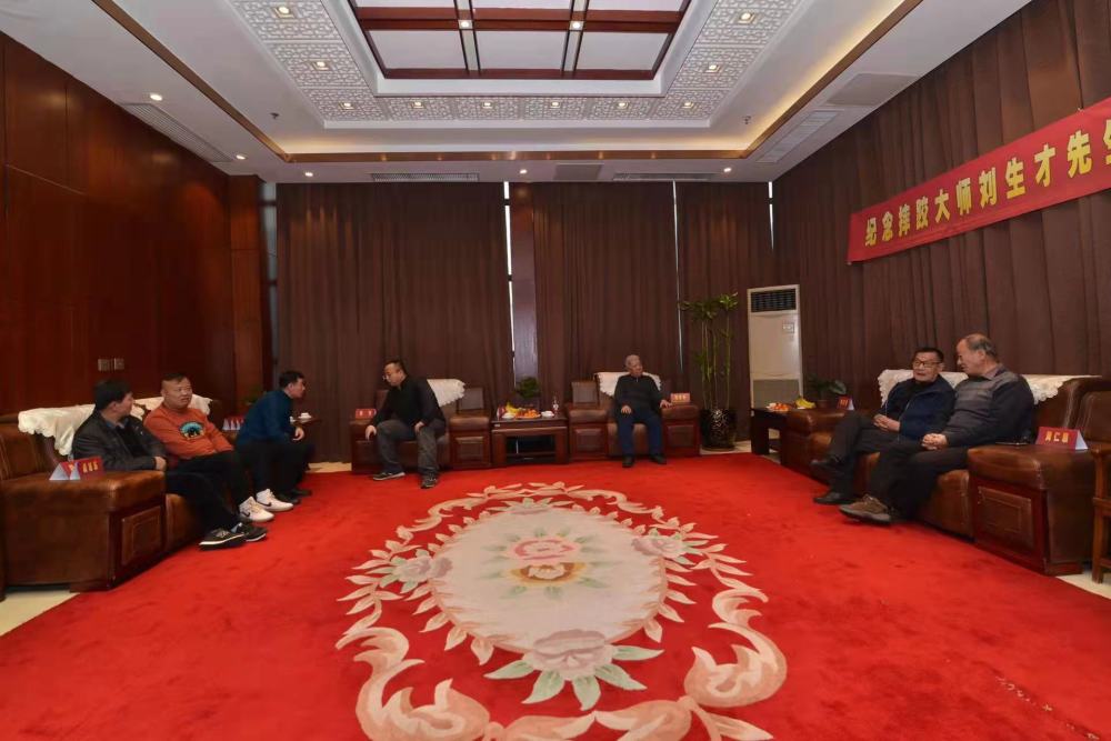 辽宁省乒乓球协会主席马兆海先生,沈阳市中国式摔跤协会主席吴学刚