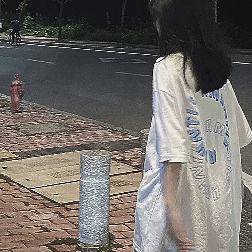 ins不露脸女生头像
