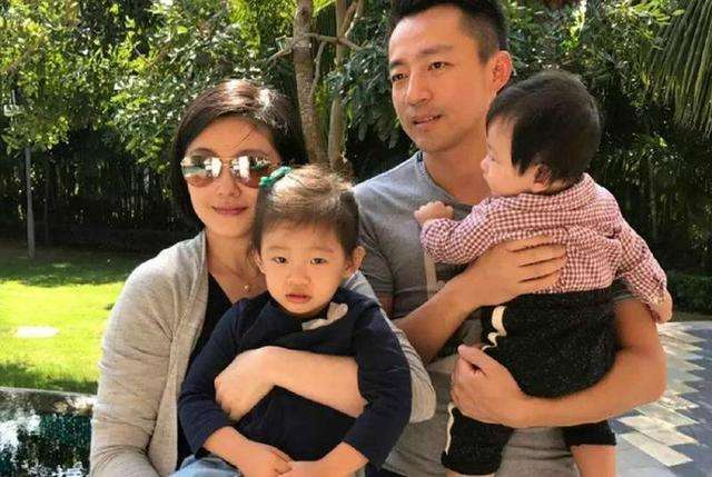 汪小菲离婚后脸部发福近照像变了一个人就连发型也彻底换了样