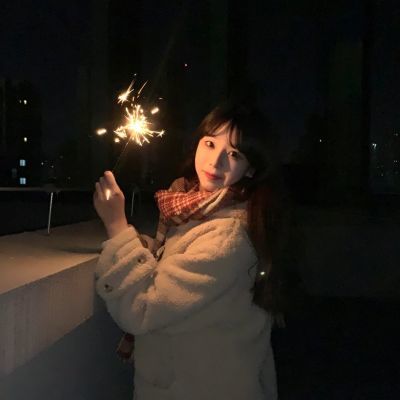 宝新年我们一起放仙女棒吧