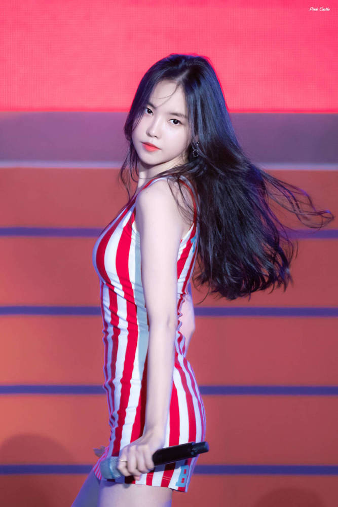 apink宣布孙娜恩不随队活动只参与录制mv和封面说是行程冲突