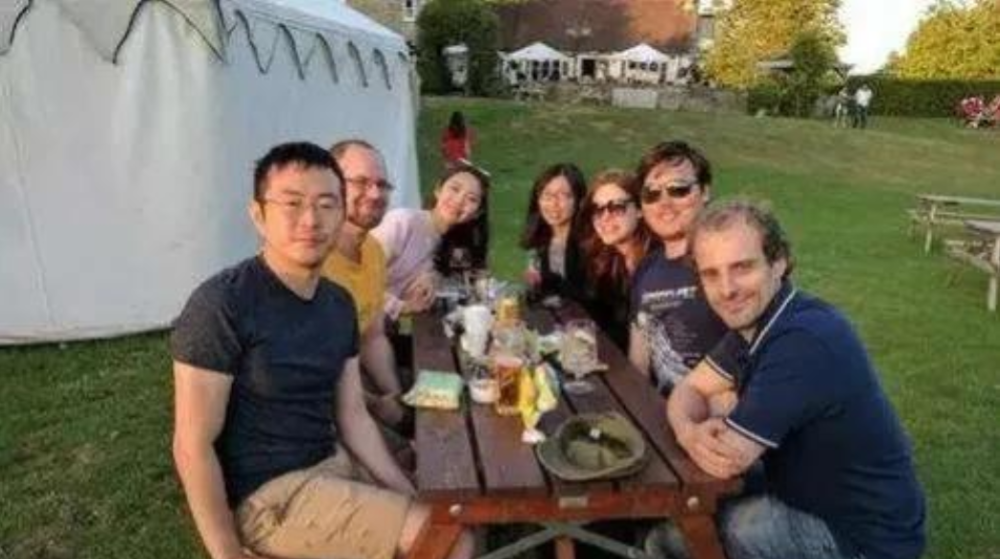 但陈丹蕾性格孤僻安静,不喜欢与人交往,生活基本上是围绕学校和公寓