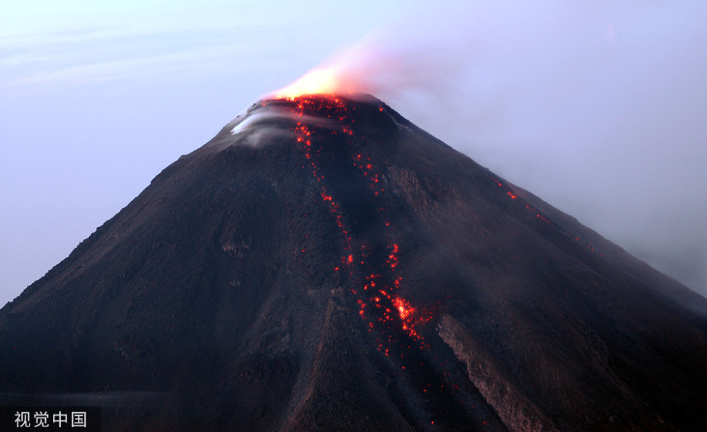 汤加火山爆发日本富士山喷火口数量增加近6倍意味着什么