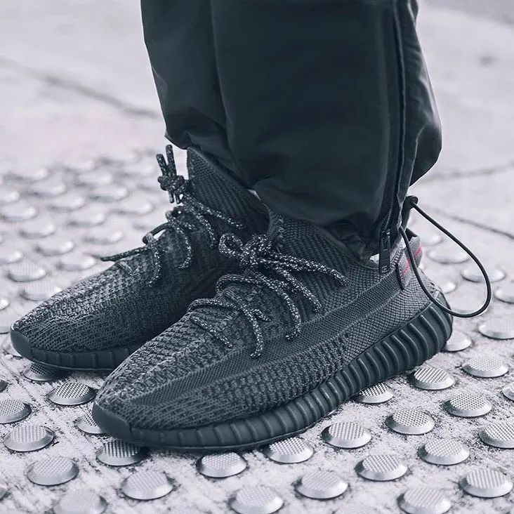 黑椰回归yeezy350新款黑武士实物曝光确认将限量发售