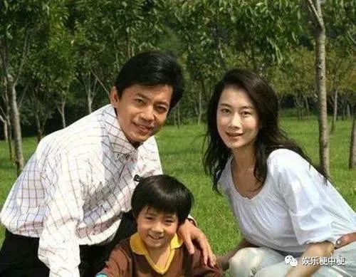 演员何政军去云南拍戏时捡到一个老婆结婚27年零绯闻