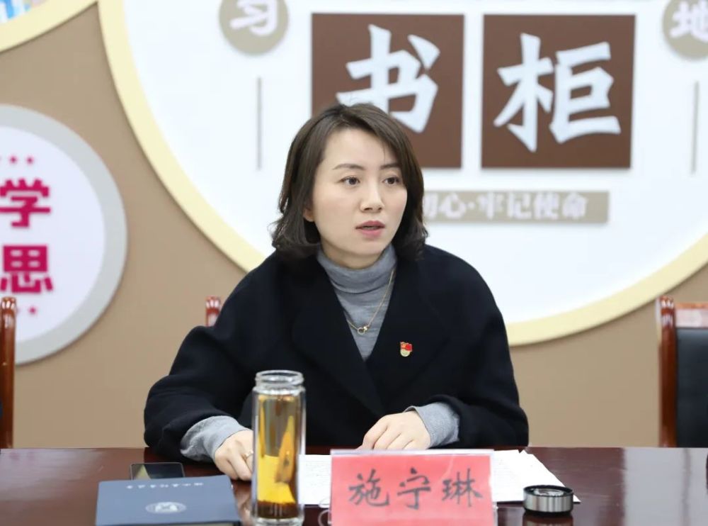 施宁琳叮嘱现场的镇村干部,一定要把群众的冷暖放在心上,用心帮助他们