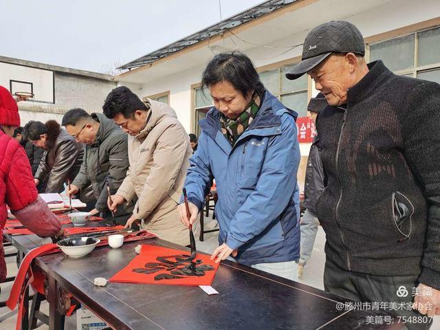 滕州市青年美术家协会主席 颜道静滕州市书法家协会主席团成员 颜丙忠