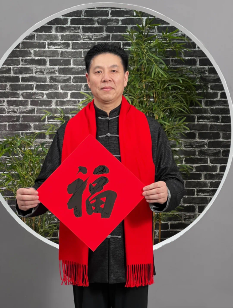 让我们一起来欣赏书法家张宜顺书写的春联