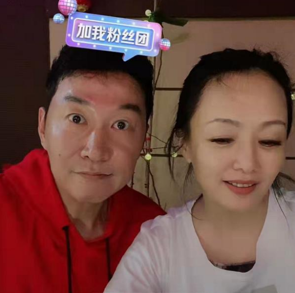 《插翅难逃》开播20年,张世豪郭金凤夫妇合体"搞钱"