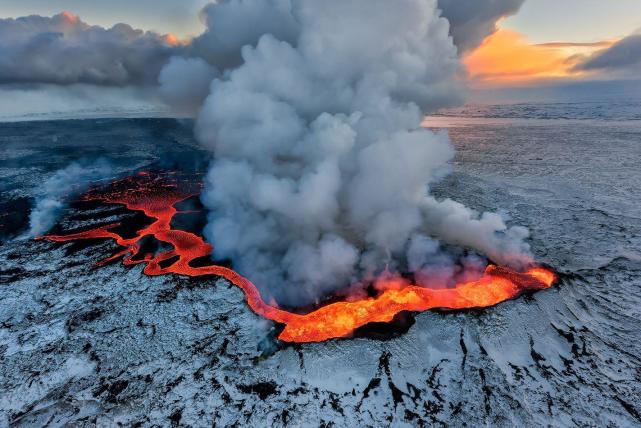 继汤加火山爆发后,日本富士山也蠢蠢欲动,专家发出