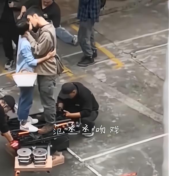 22岁范丞丞新剧路透,寸头黑衣献荧屏初吻,网友:还不如亲贾玲