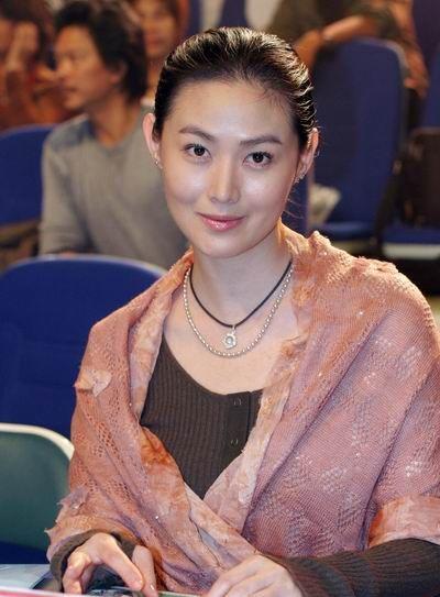 王思懿:26岁爆红,被传与"武松"因戏生情,结婚15年没有孩子