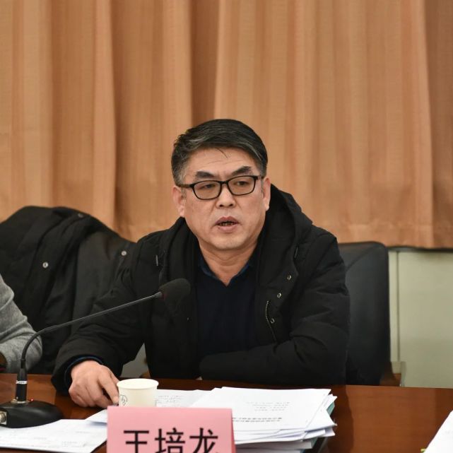 病研究所所长申徐良教授,医院党委书记费丽萍教授,副书记王培龙教授