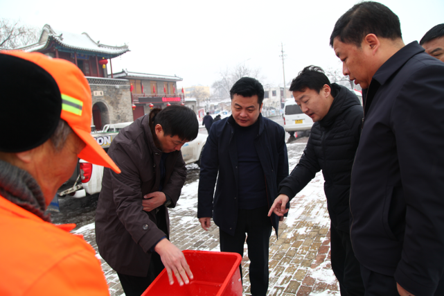 临清市 雷启军检查全市清雪工作,慰问一线环卫工人