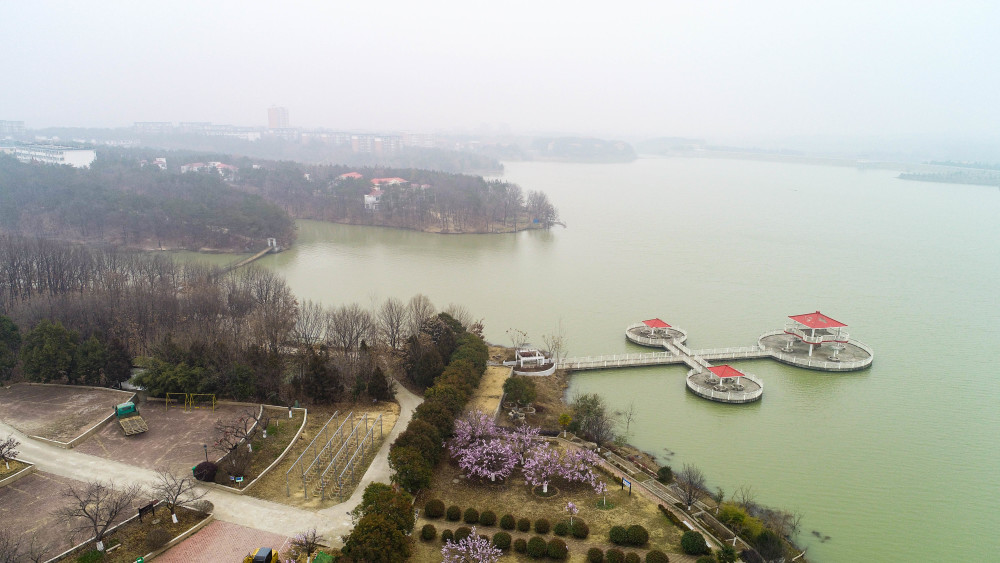 南阳麒麟湖上添游船文旅提升为春季迎客做准备