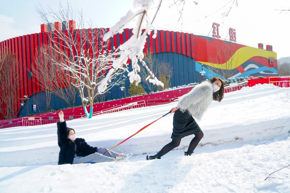 这个春节来延安红街看花灯玩冰雪