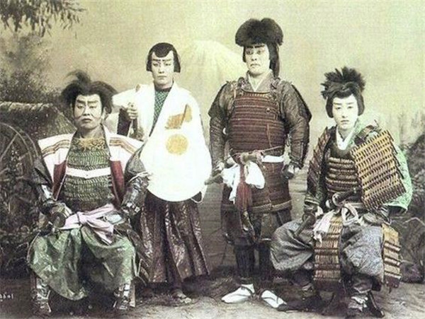 古代日本人究竟有多矮百年前的武士照片曝光个头有些不忍直视