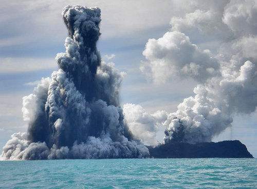 汤加火山爆发可能会带来哪些影响—史上知名的火山喷发事件