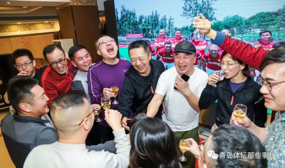 乔伟光出席,兰春萍主持,世纪阳光三连冠庆典堪称青岛
