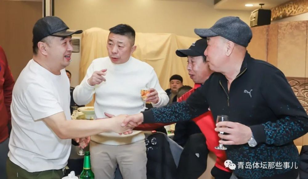乔伟光出席兰春萍主持世纪阳光三连冠庆典堪称青岛业余足坛天花板