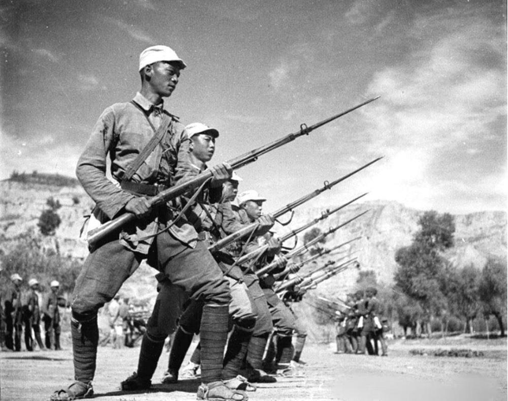 抗日战争时期日本兵拼刺刀前真的会先退掉子弹