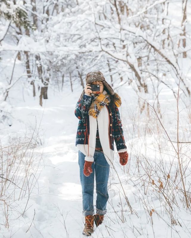雪地人像怎么拍?4个技巧和姿势,拍出令人心动的雪地