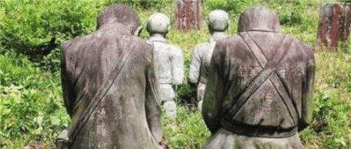 正如秦桧在岳飞墓前一跪千年,这4尊日军究竟要在我国烈士墓前跪多久