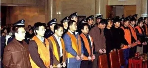 90年代辽宁营口"段氏四兄弟"特大流氓集团案:奸淫妇女多达28人