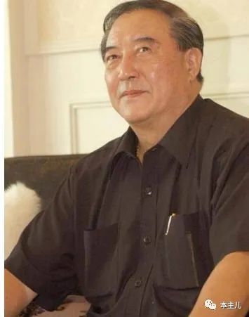 谢贤欠赌债被抓走,邓光荣无能为力,老婆狄波拉向赌王求救