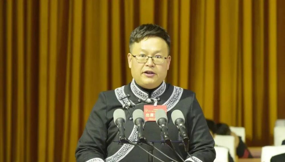 宁蒗彝族自治县第十八届人民代表大会第一次会议隆重开幕